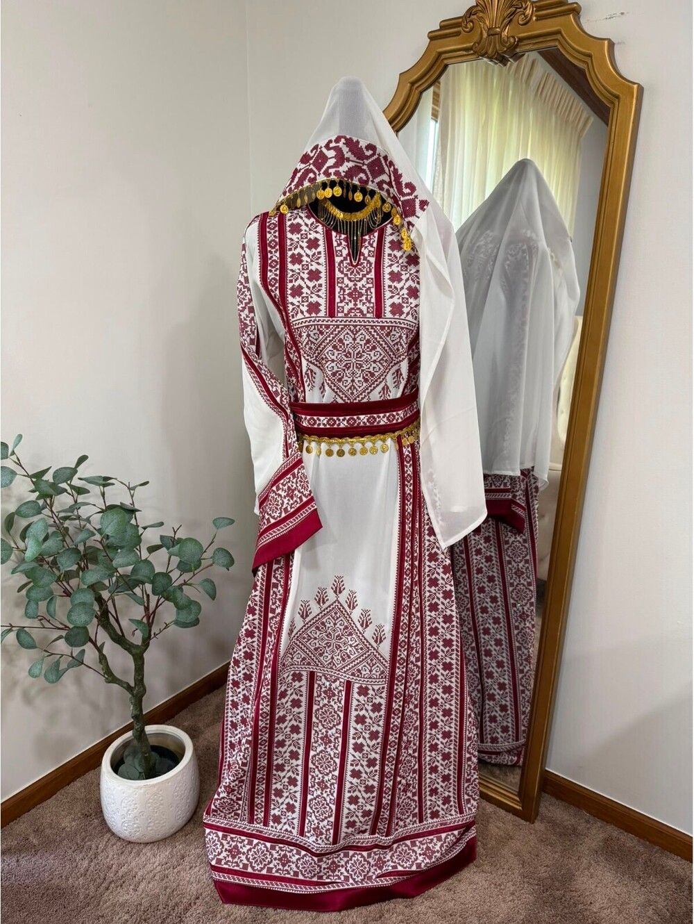Palestinian Henna Thobe